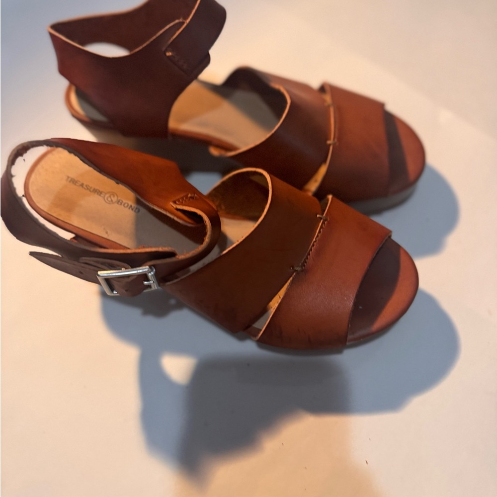 Treasure & Bond Women's Brown Sandals